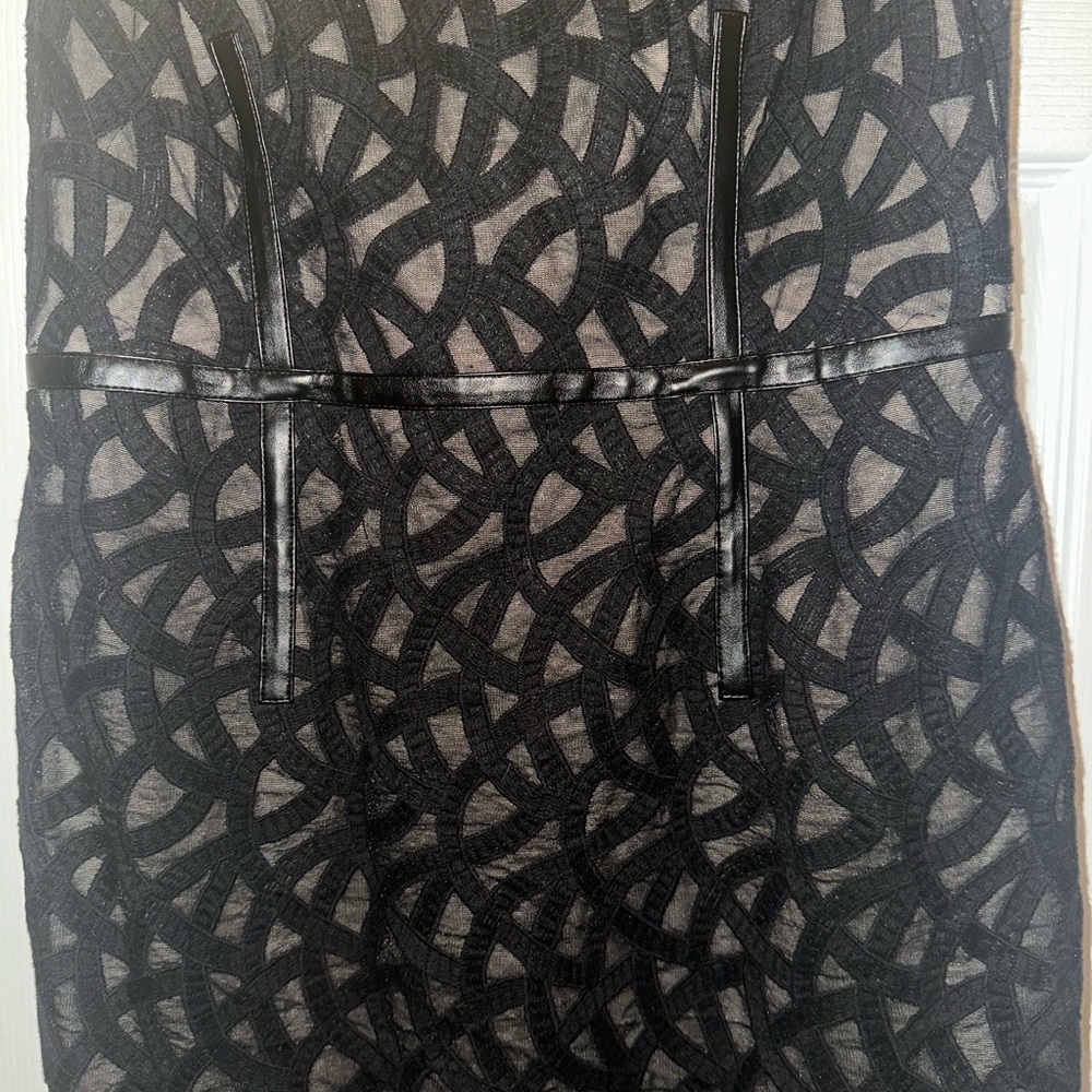 Vince Camuto Black Lace Jacquard Faux Leather Cocktail LB Dress lined - Picture 3 of 7